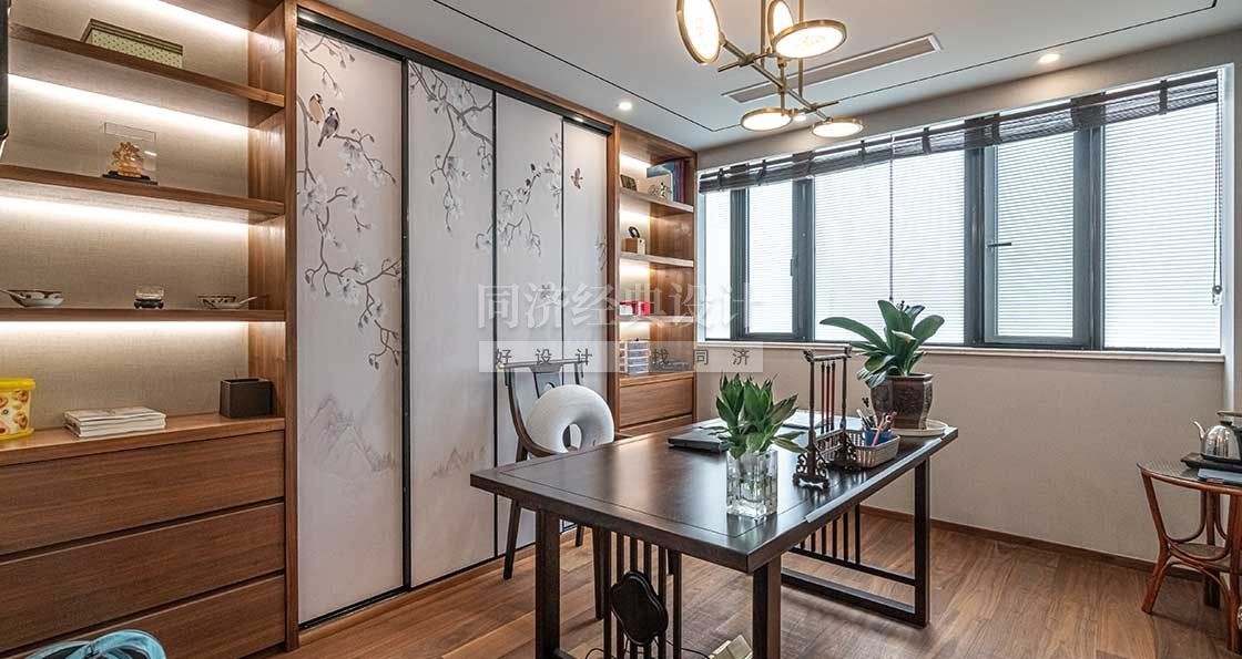起居室：不但可以彈奏樂器，還可以閱讀學(xué)習(xí)，自得其樂。